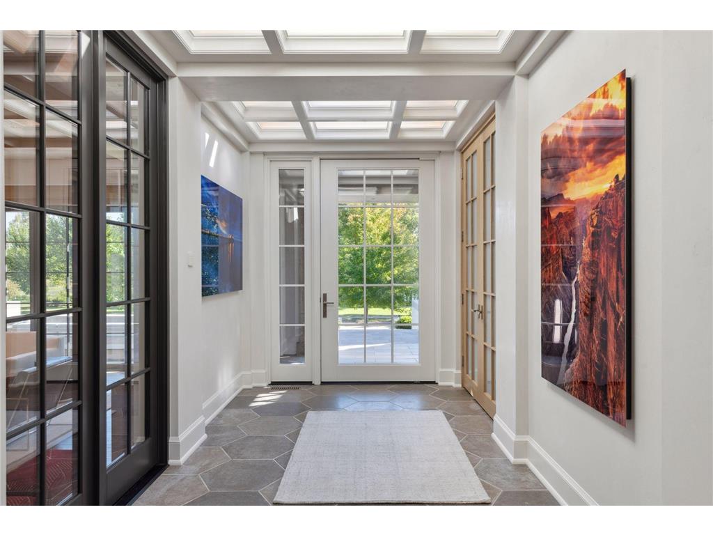 2552 W Lake Of The Isles Parkway Minneapolis MN 55405 - Lake of the Isles 7004655 image4