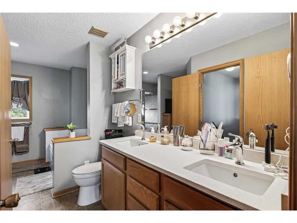 2553 11th Avenue Anoka MN 55303 7065618 image15