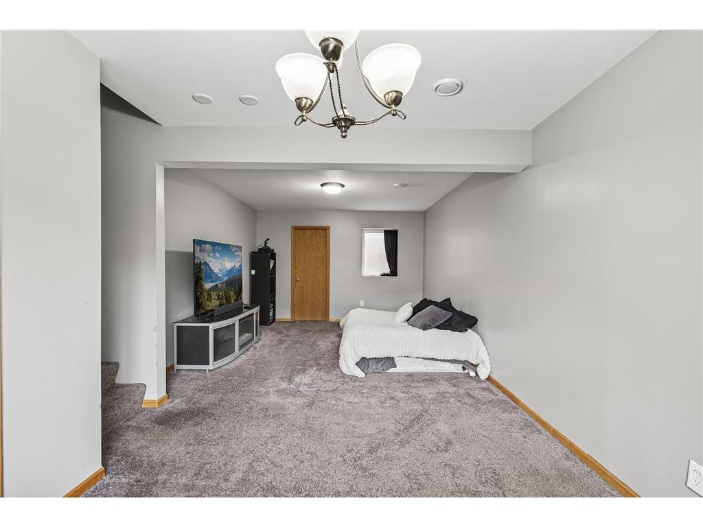 2553 11th Avenue Anoka MN 55303 7065618 image21