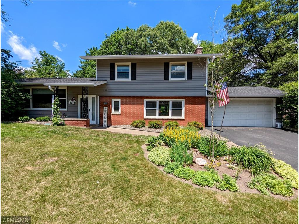 2553 Crestline Drive White Bear Lake MN 55110 6404654 image1