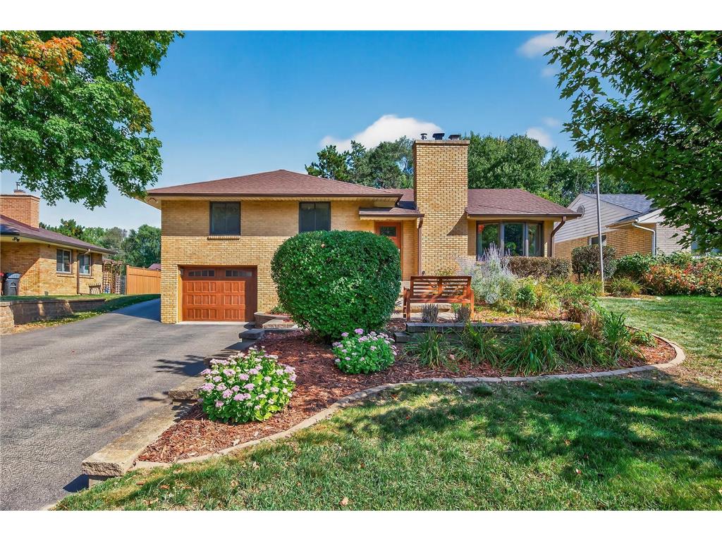 2554 Bittersweet Lane Maplewood MN 55109 6790183 image1