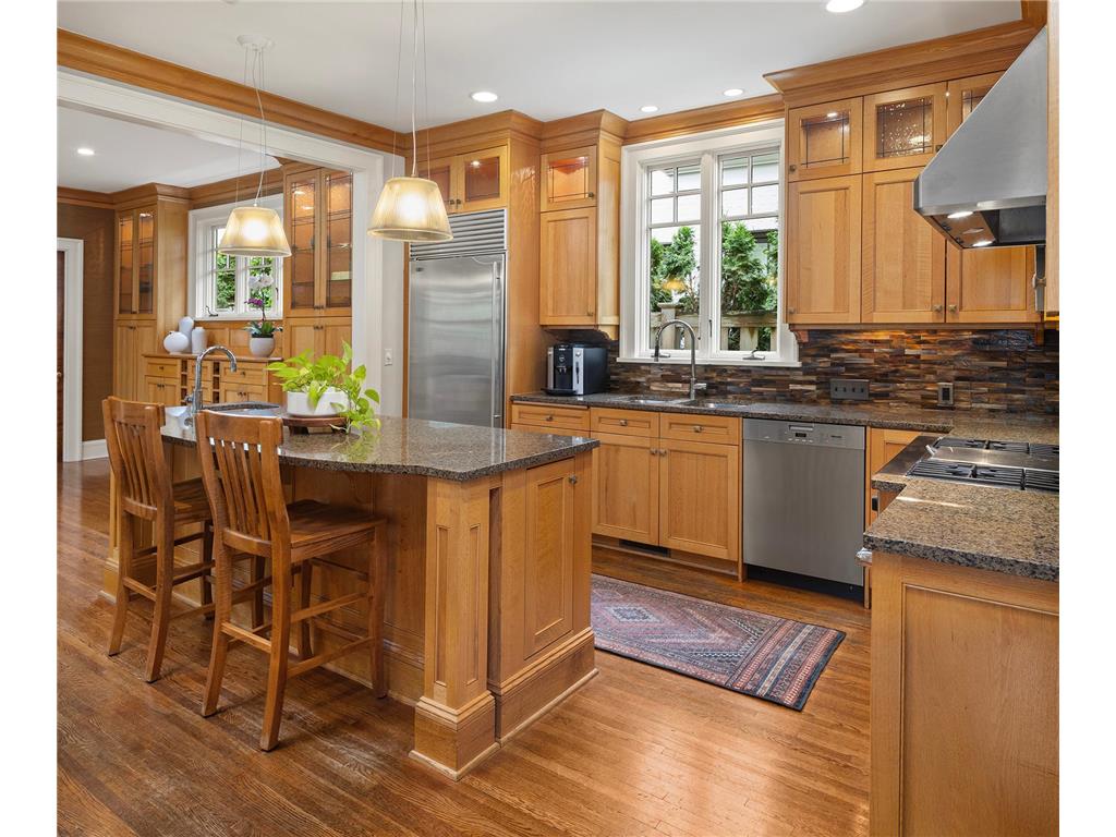 2554 W Lake Of The Isles Parkway Minneapolis MN 55405 - Lake of the Isles 6810636 image19