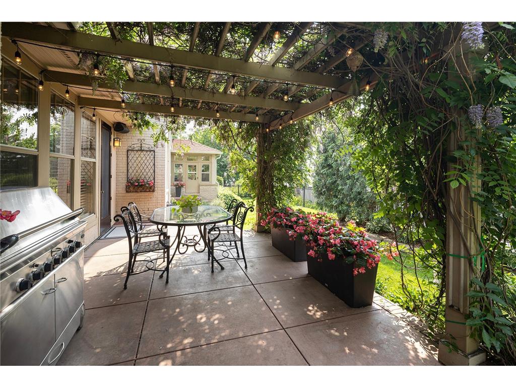 2554 W Lake Of The Isles Parkway Minneapolis MN 55405 - Lake of the Isles 6810636 image21