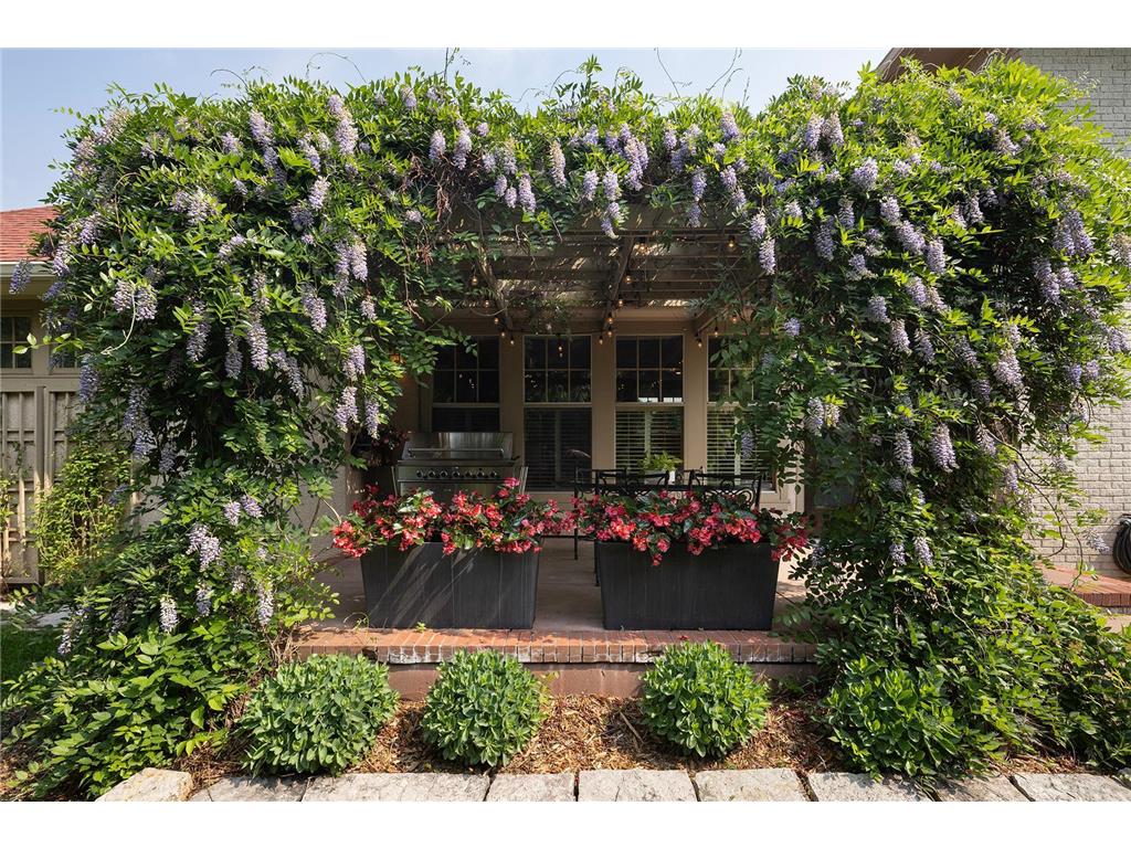 2554 W Lake Of The Isles Parkway Minneapolis MN 55405 - Lake of the Isles 6810636 image22