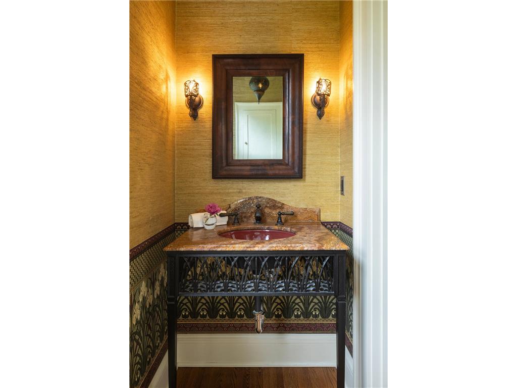 2554 W Lake Of The Isles Parkway Minneapolis MN 55405 - Lake of the Isles 6810636 image24