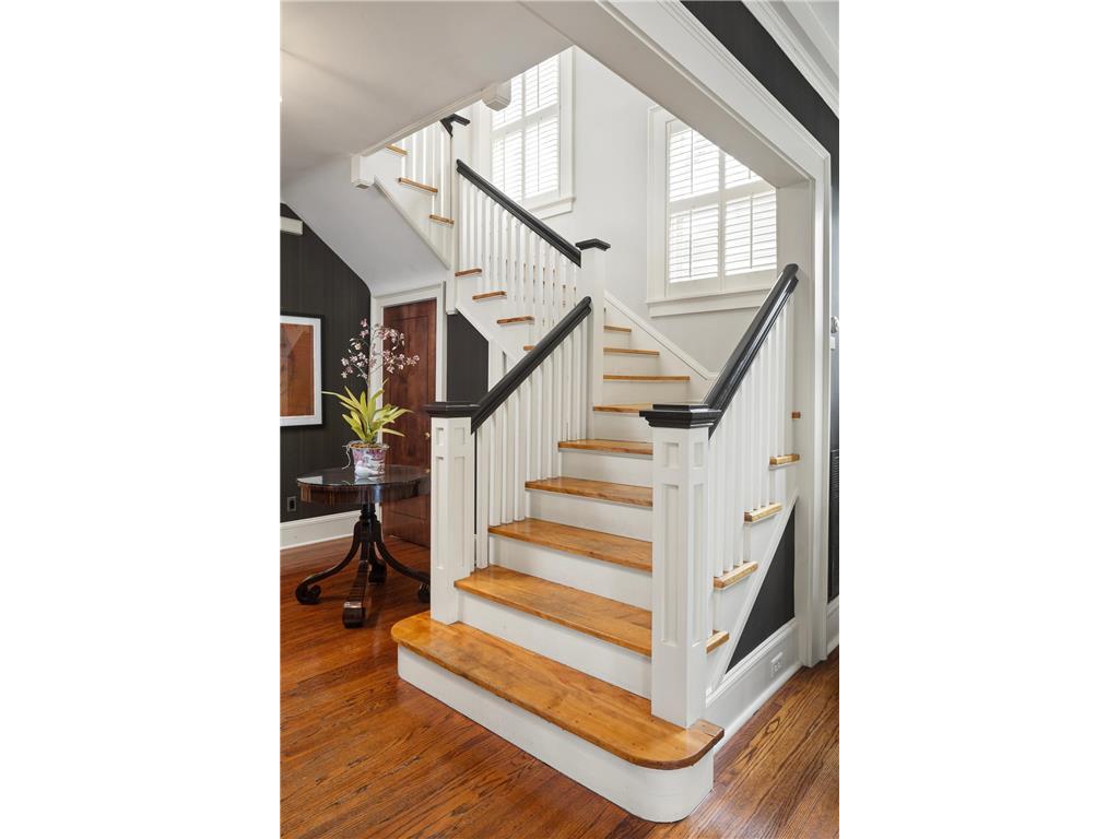 2554 W Lake Of The Isles Parkway Minneapolis MN 55405 - Lake of the Isles 6810636 image25