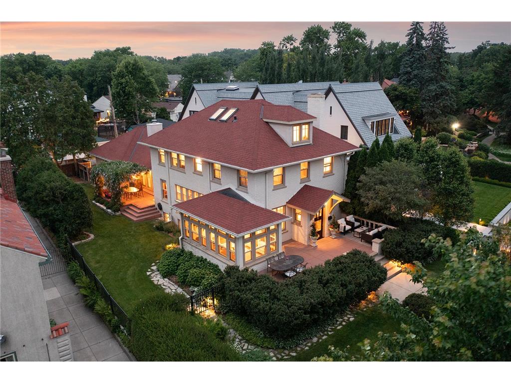 2554 W Lake Of The Isles Parkway Minneapolis MN 55405 - Lake of the Isles 6810636 image3