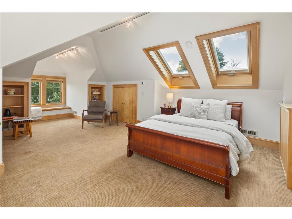 2554 W Lake Of The Isles Parkway Minneapolis MN 55405 - Lake of the Isles 6810636 image33