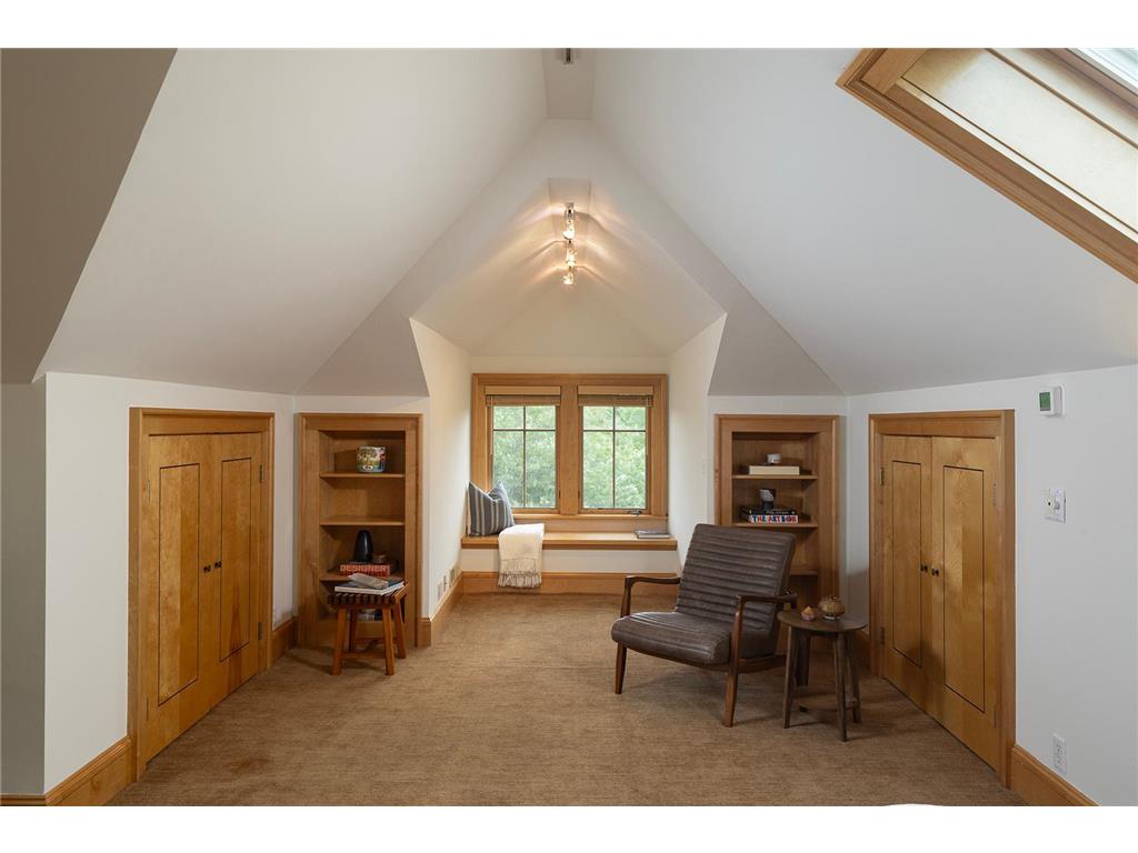 2554 W Lake Of The Isles Parkway Minneapolis MN 55405 - Lake of the Isles 6810636 image34