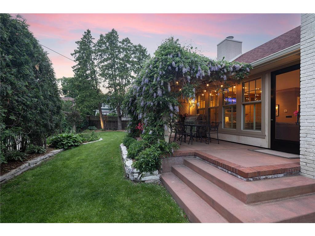 2554 W Lake Of The Isles Parkway Minneapolis MN 55405 - Lake of the Isles 6810636 image41