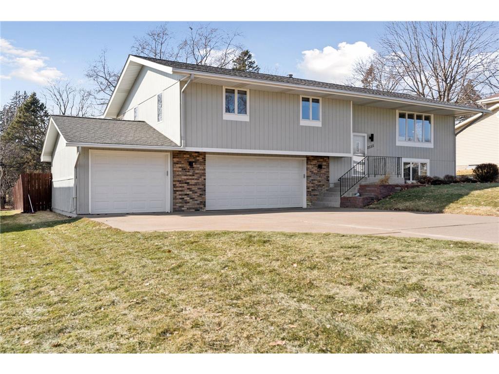 2555 Aladdin Street Roseville MN 55113 7030952 image1