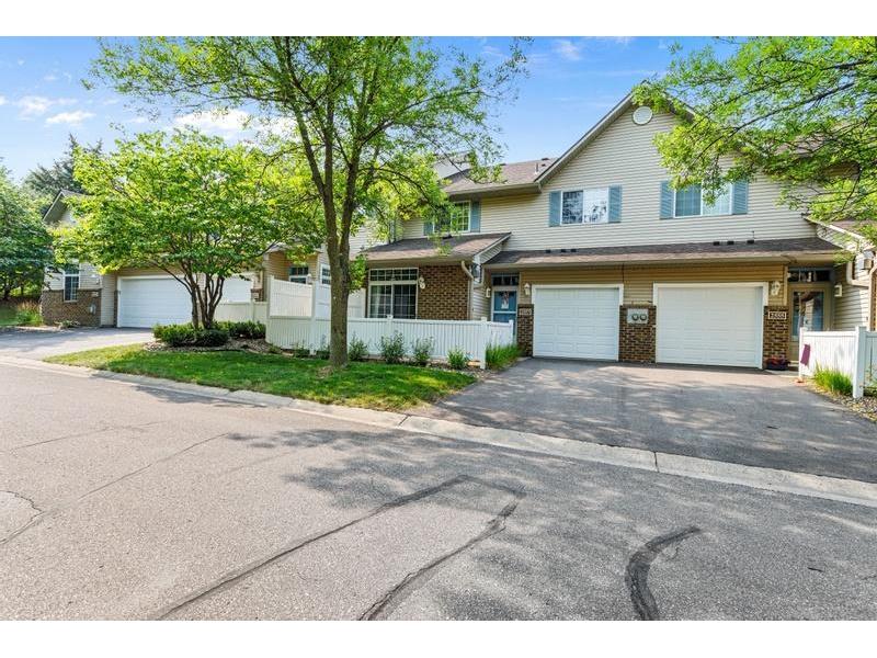 2557 Mallard Drive, Woodbury, MN 55125 MLS 6023341 Edina Realty