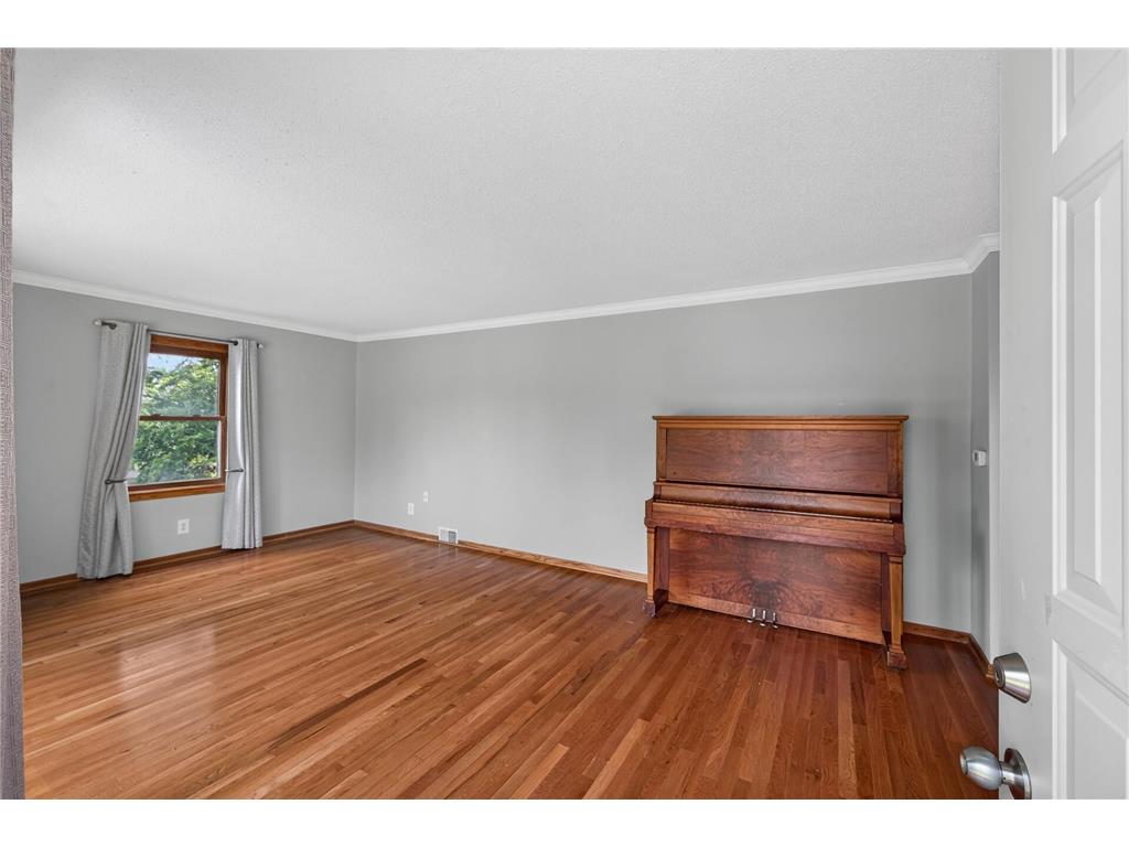 2559 Clarence Street Maplewood MN 55109 7094008 image10