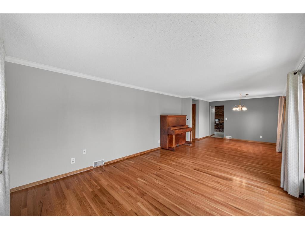 2559 Clarence Street Maplewood MN 55109 7094008 image13