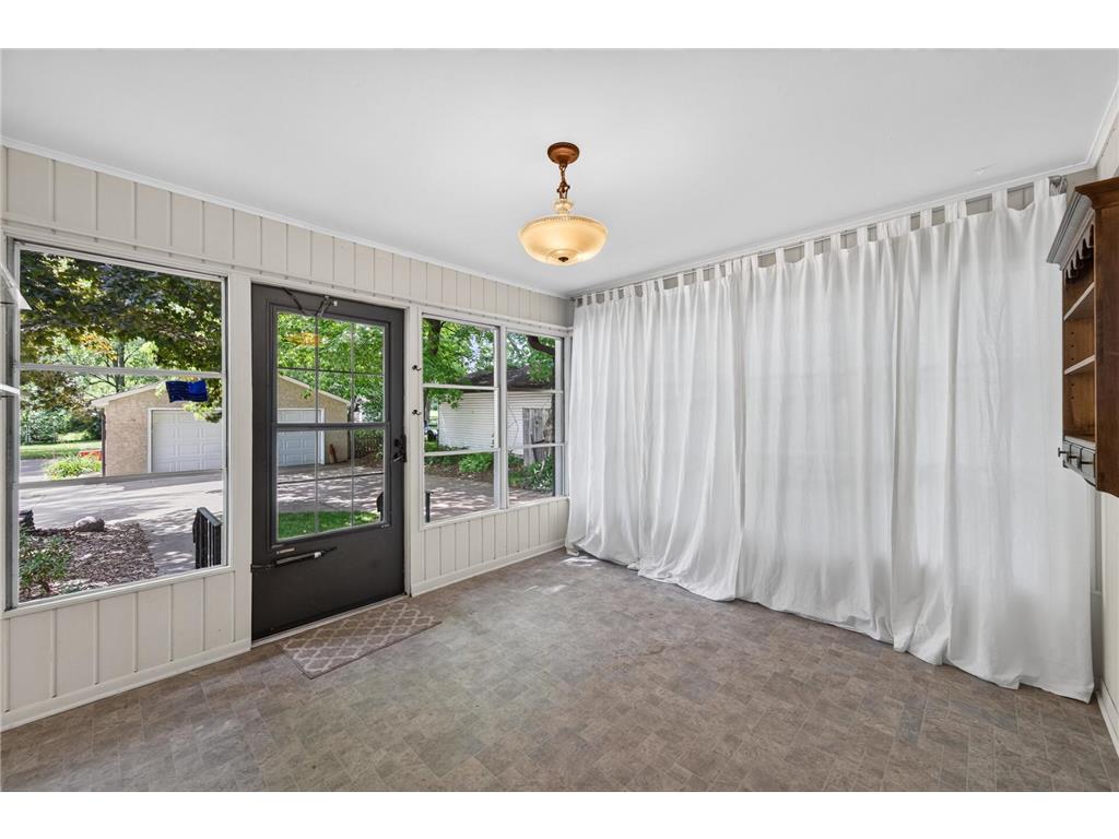 2559 Clarence Street Maplewood MN 55109 7094008 image9