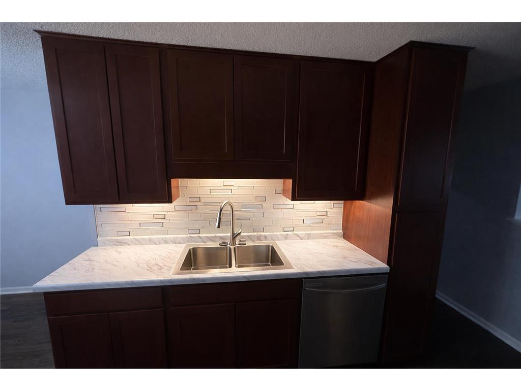 256 108th Avenue NW Coon Rapids MN 55448 7043387 image4