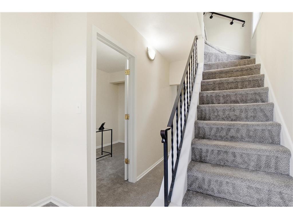 256 Rose Avenue W Saint Paul MN 55117 7077582 image12