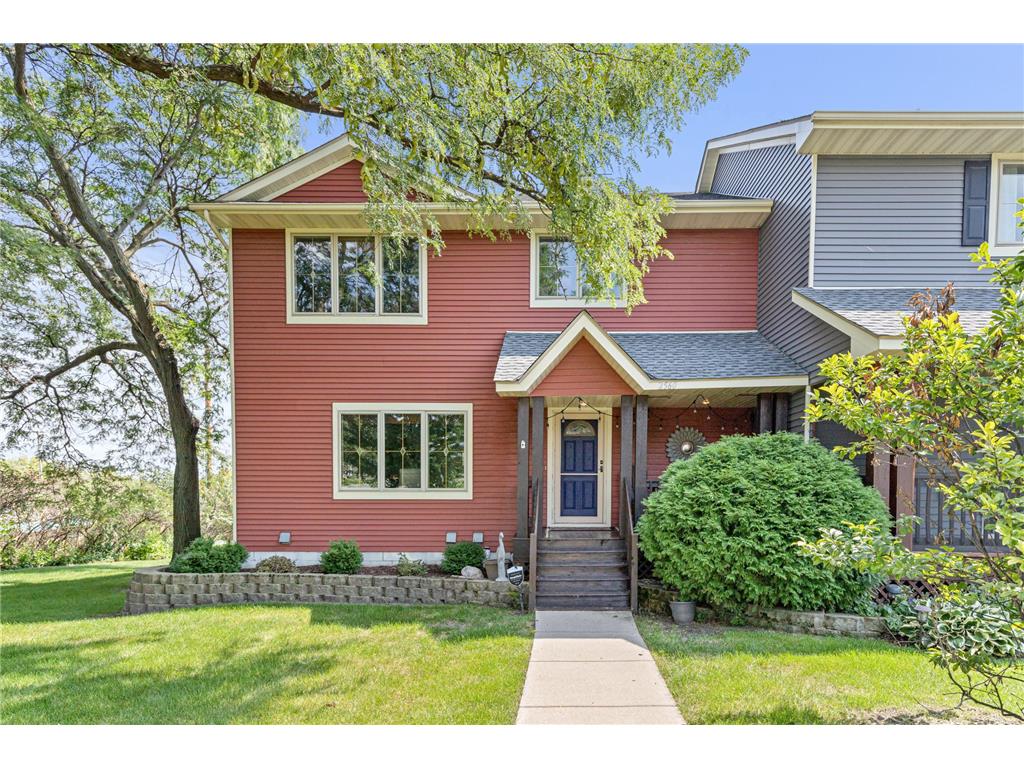 2560 Douglas Drive N Golden Valley MN 55422 6583749 image1