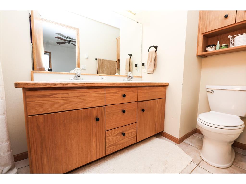2560 Old County Road 120 NE Alexandria MN 56308 - Le Homme Dieu 7048168 image16