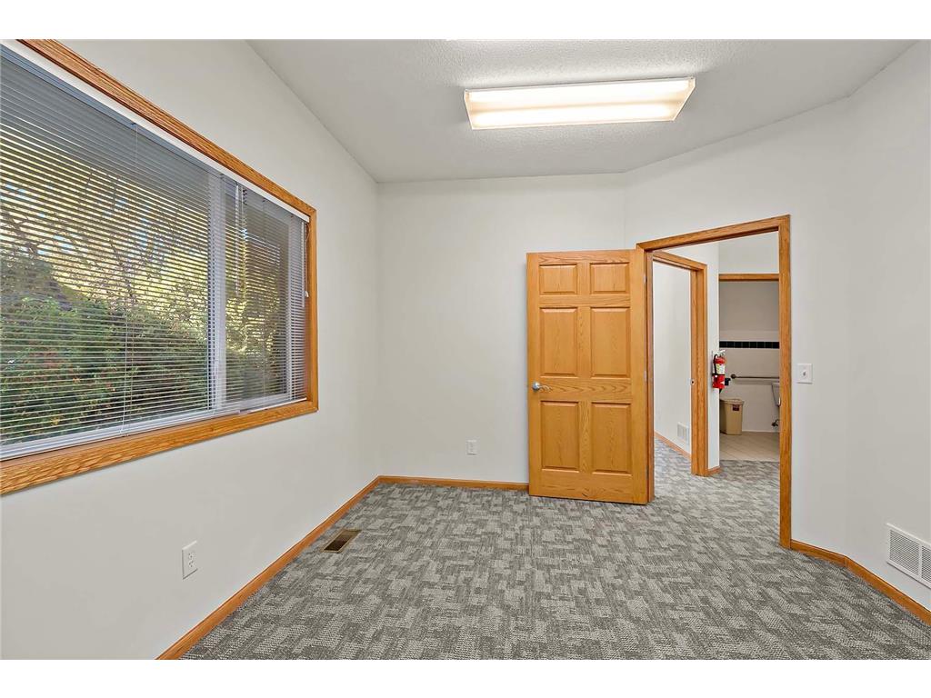 2560 Rice Street Little Canada MN 55113 7021249 image24