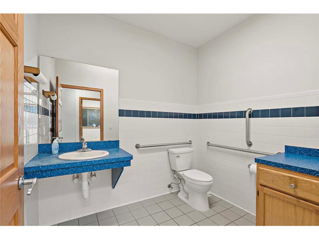 2560 Rice Street Little Canada MN 55113 7021249 image27