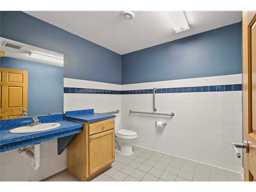 2560 Rice Street Little Canada MN 55113 7021249 image28