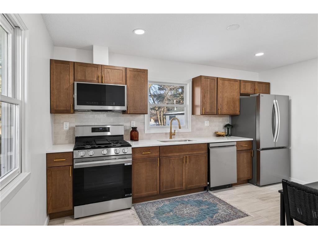 2561 Harvester Avenue E Maplewood MN 55119 7018012 image11