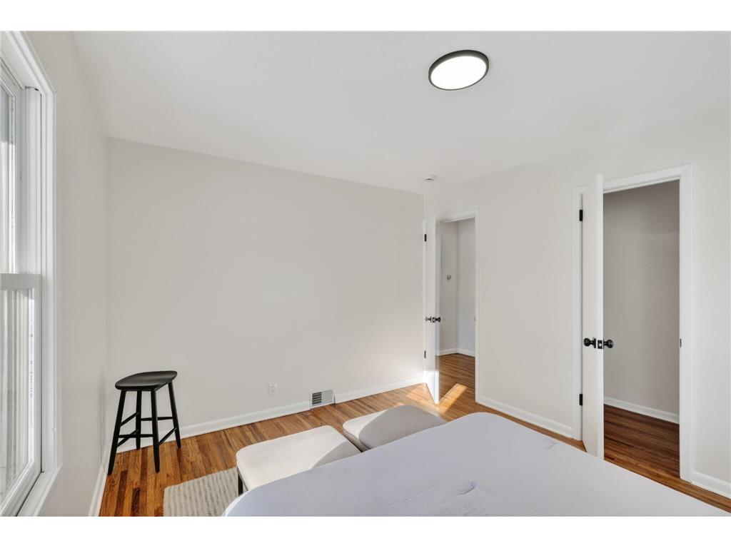 2561 Harvester Avenue E Maplewood MN 55119 7018012 image13