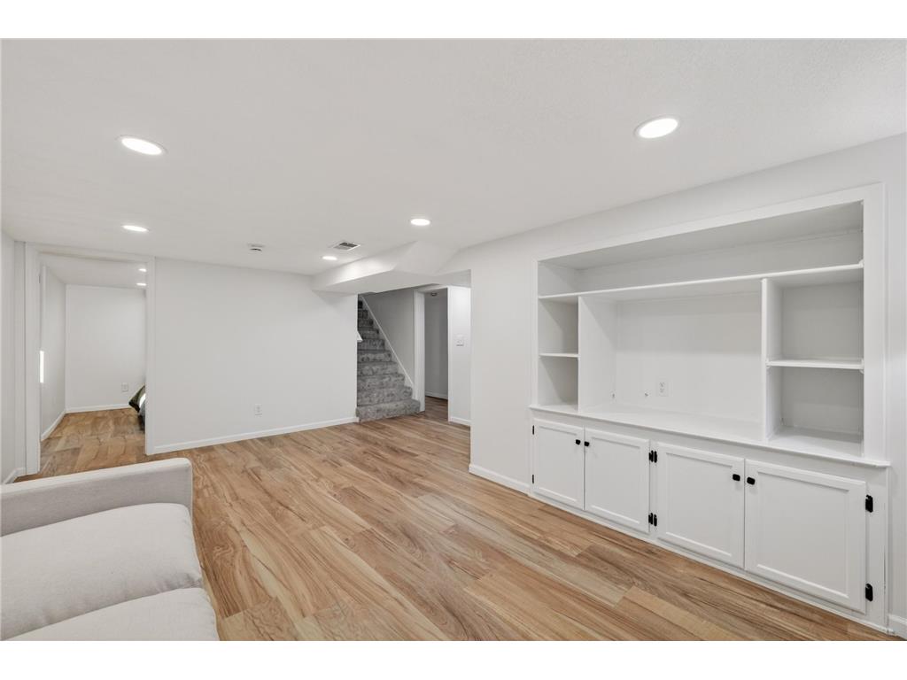 2561 Harvester Avenue E Maplewood MN 55119 7018012 image19