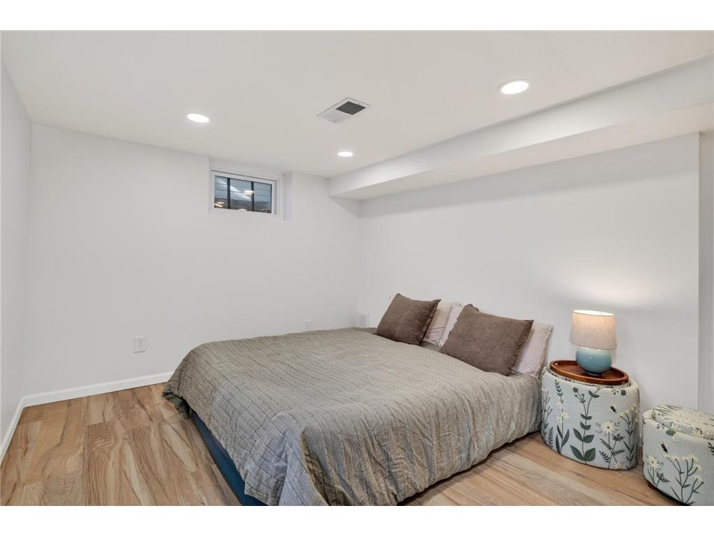 2561 Harvester Avenue E Maplewood MN 55119 7018012 image20