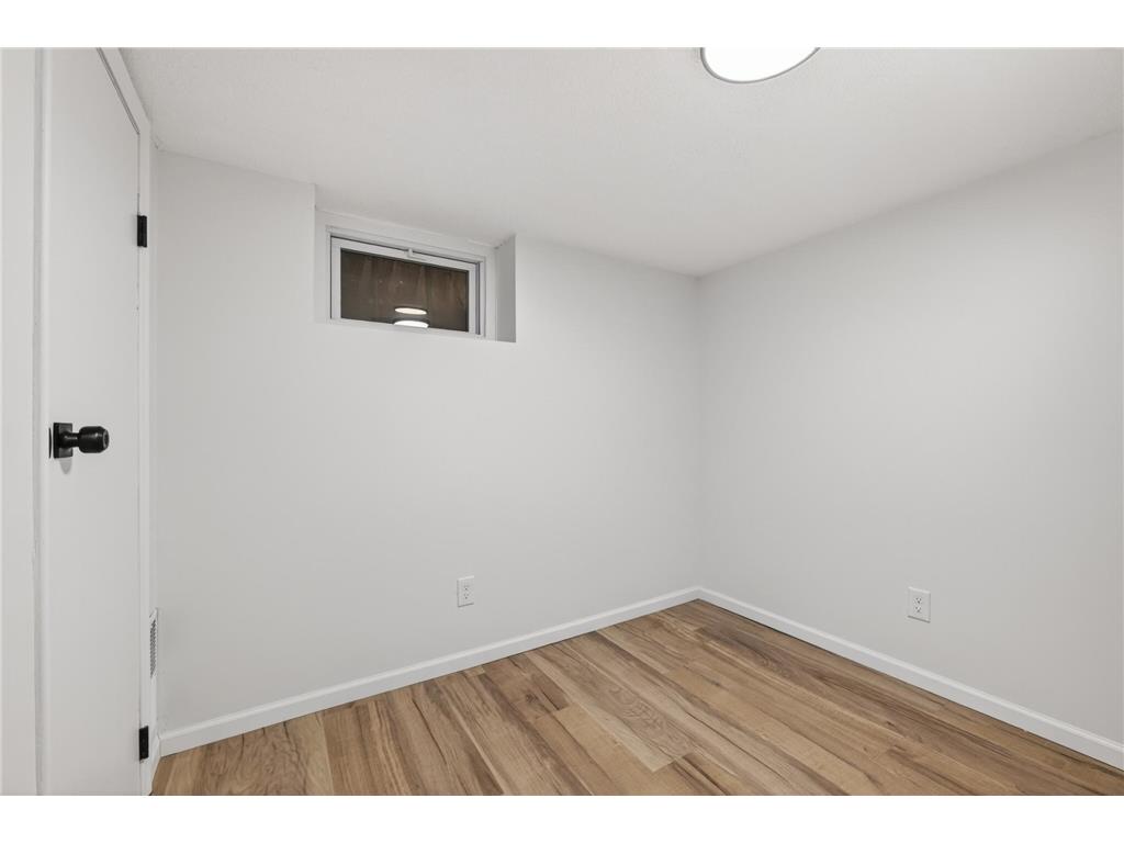 2561 Harvester Avenue E Maplewood MN 55119 7018012 image22