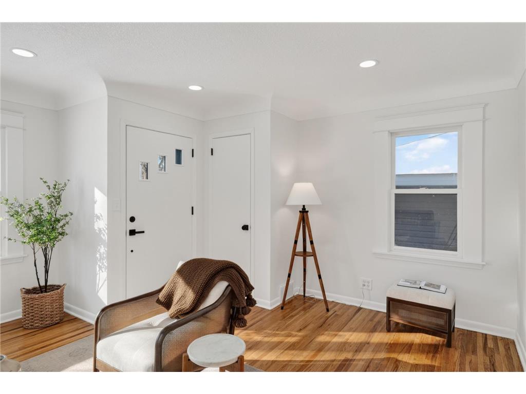 2561 Harvester Avenue E Maplewood MN 55119 7018012 image6