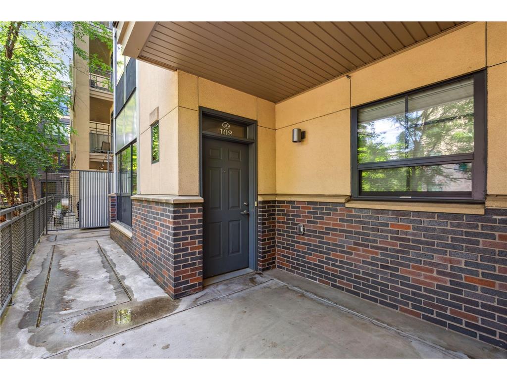 2565 Franklin Avenue #102 Saint Paul MN 55114 6378249 image1