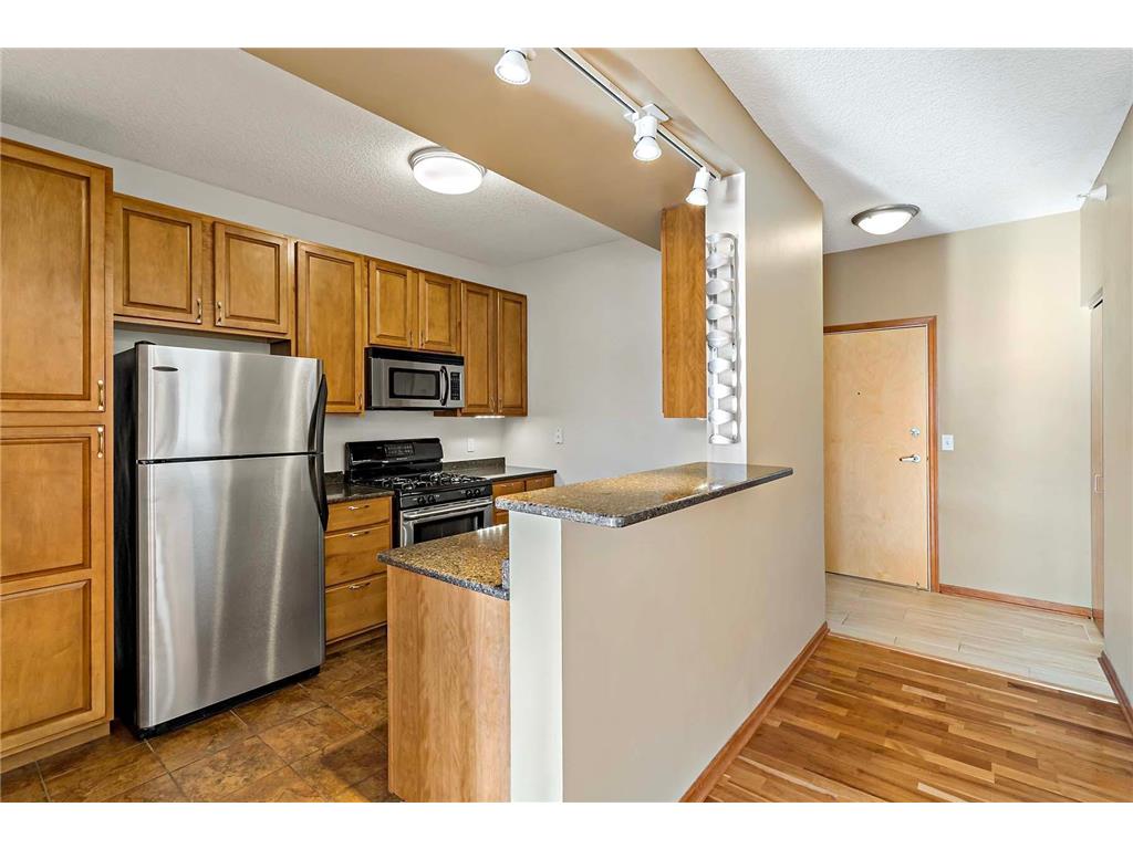 2565 Franklin Avenue #309 Saint Paul MN 55114 6632509 image1