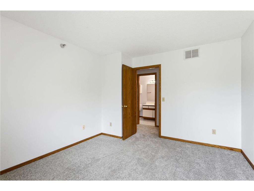 2565 Lockwood Drive #108 Mendota Heights MN 55120 7061478 image24