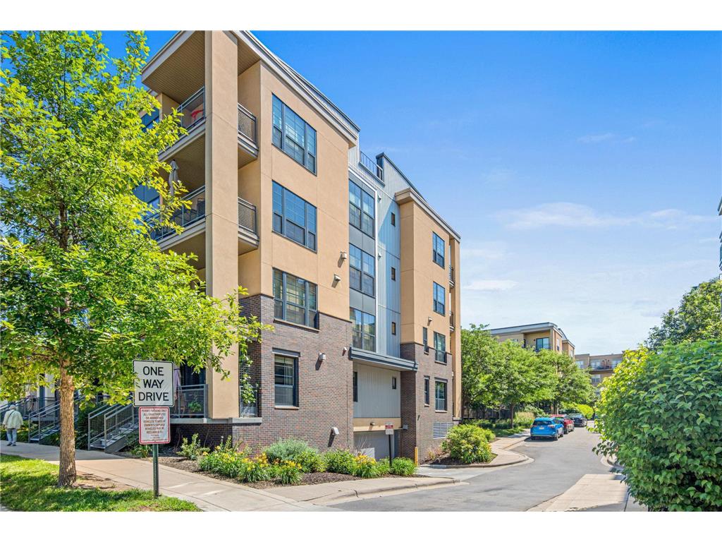2566 Ellis Avenue #103 Saint Paul MN 55114 7005850 image1