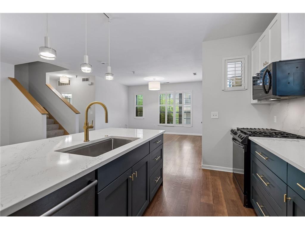 2566 Ellis Avenue #104 Saint Paul MN 55114 7096043 image11