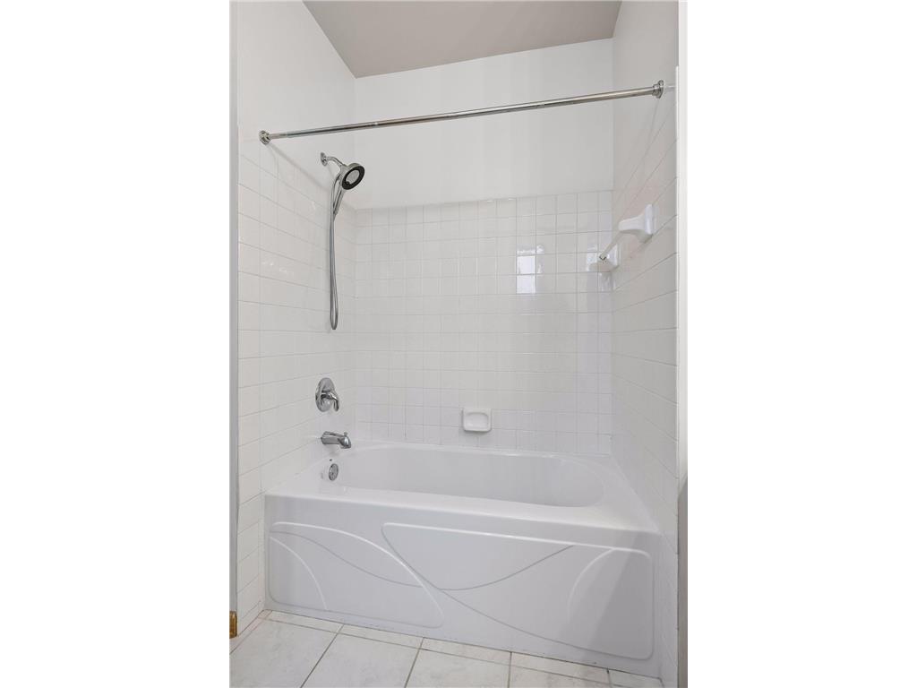 2566 Ellis Avenue #104 Saint Paul MN 55114 7096043 image21
