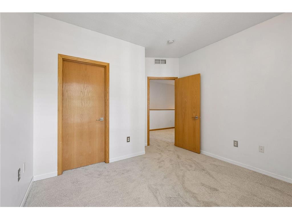 2566 Ellis Avenue #104 Saint Paul MN 55114 7096043 image25