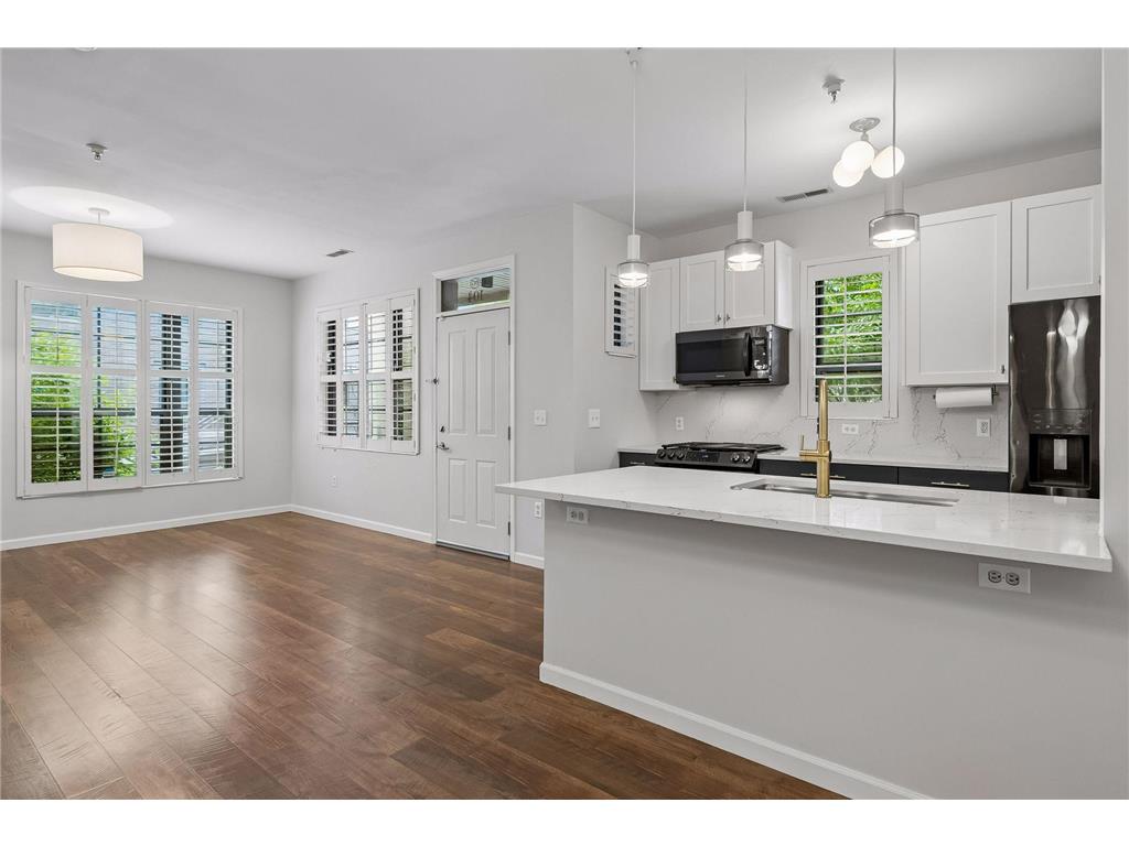 2566 Ellis Avenue #104 Saint Paul MN 55114 7096043 image5