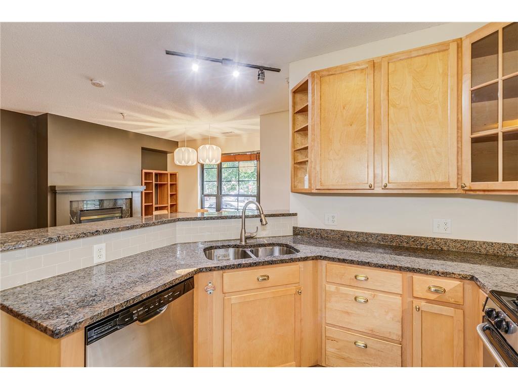 2566 Ellis Avenue #116 Saint Paul MN 55114 7067653 image9