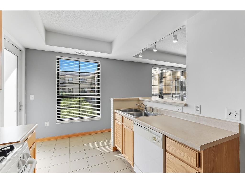 2566 Ellis Avenue #303 Saint Paul MN 55114 6787840 image12