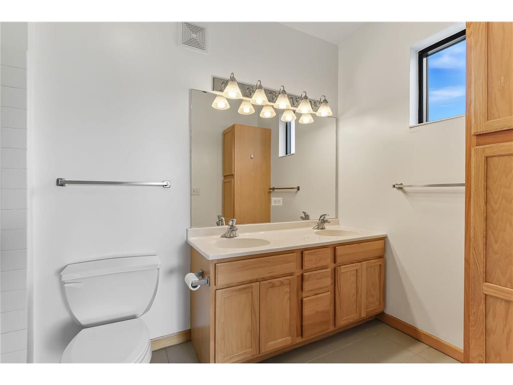 2566 Ellis Avenue #303 Saint Paul MN 55114 6787840 image18