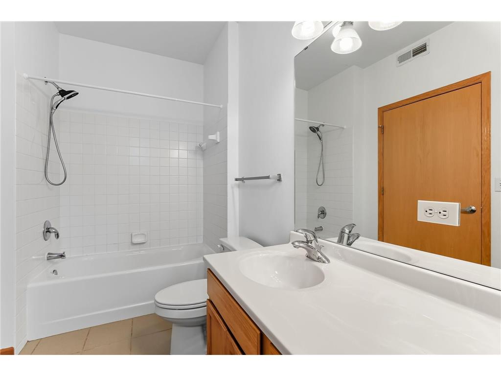 2566 Ellis Avenue #303 Saint Paul MN 55114 6787840 image19