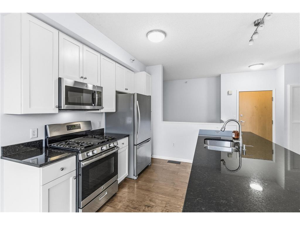 2566 Ellis Avenue #405 Saint Paul MN 55114 6816151 image10