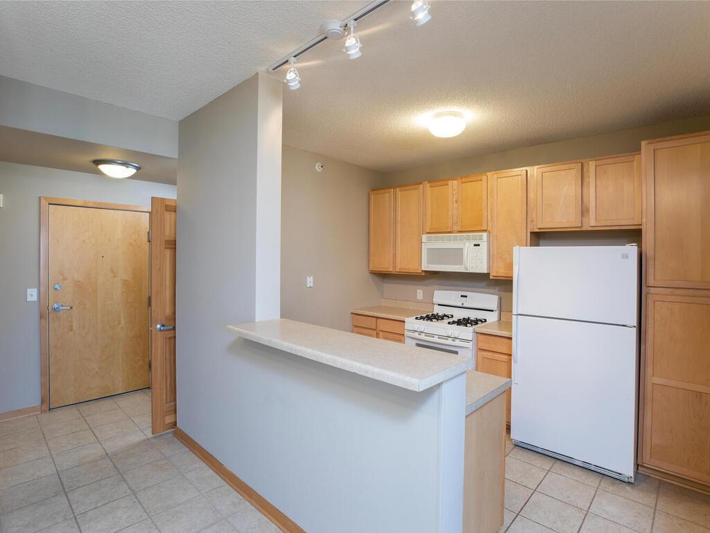 2566 Ellis Avenue #407 Saint Paul MN 55114 6356808 image1
