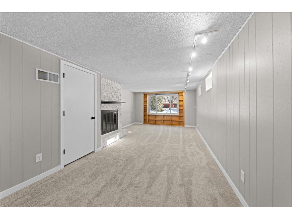 2567 Clarence Street Maplewood MN 55109 7018281 image32