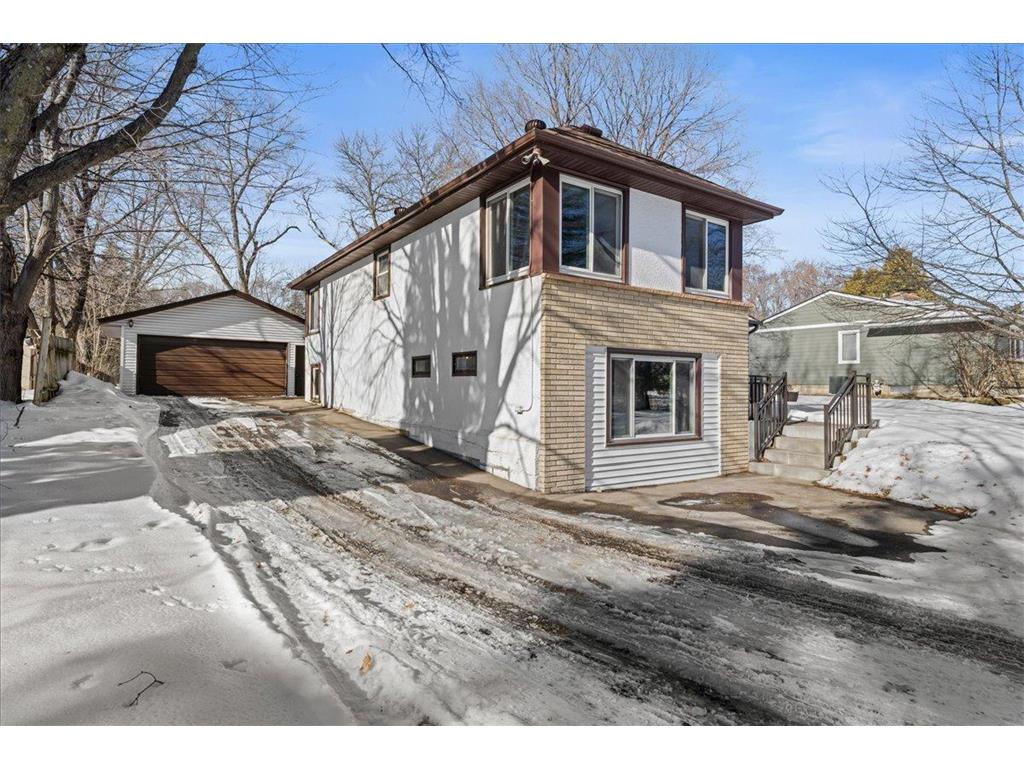 2567 Clarence Street Maplewood MN 55109 7018281 image40