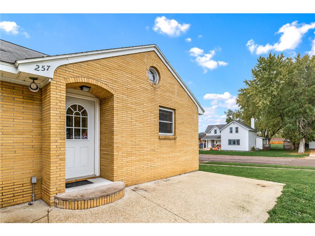 257 E Mckinley Avenue Fall Creek WI 54742 6805518 image5