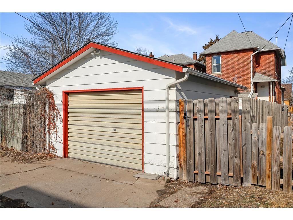 257 E Wabasha Street Winona MN 55987 7021671 image4